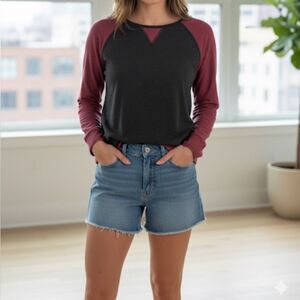 🔵 Karen Neuburger Black & Burgundy Raglan Sleeve Sweatshirt size small